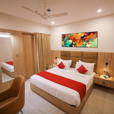 The Royal Legacy Hotell Lucknow Exteriör bild