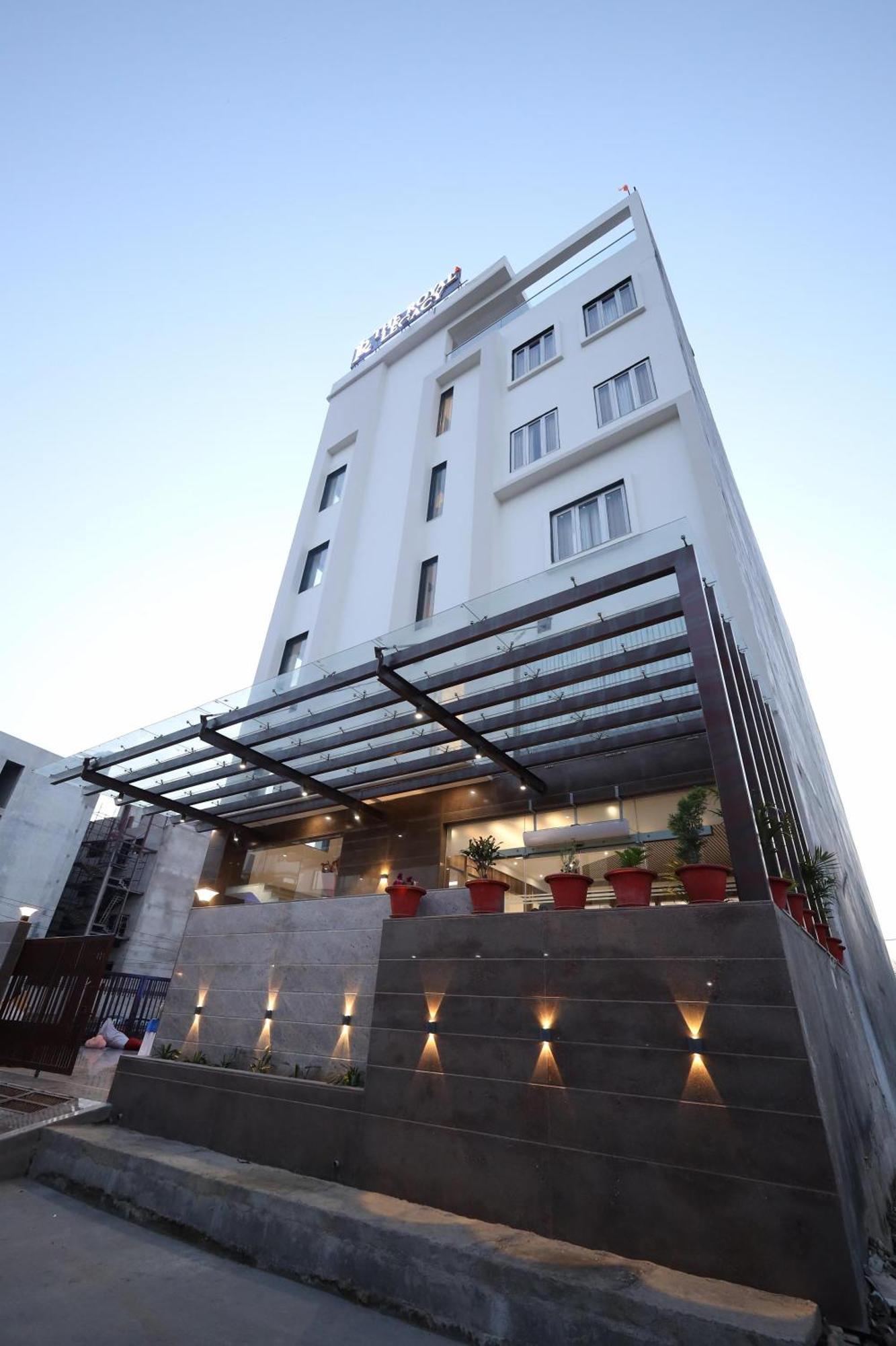 The Royal Legacy Hotell Lucknow Exteriör bild