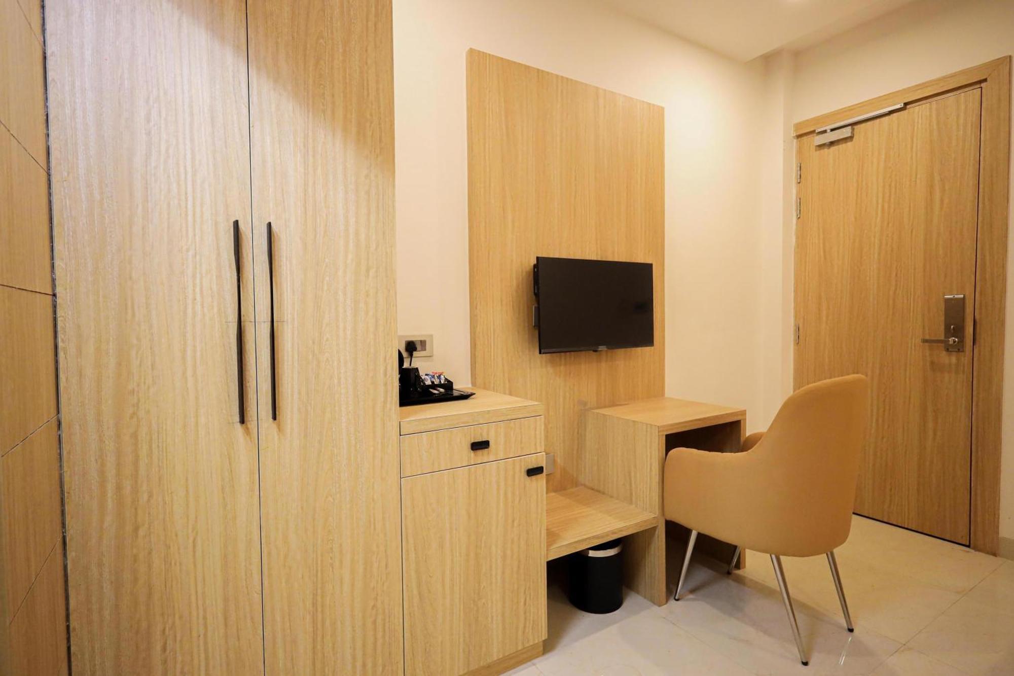 The Royal Legacy Hotell Lucknow Exteriör bild