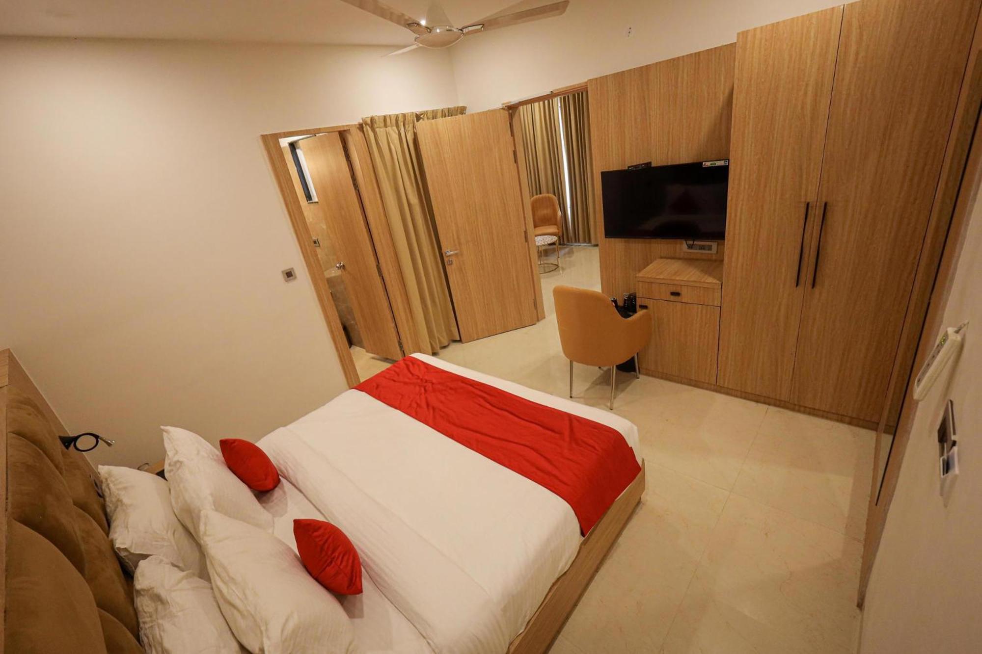 The Royal Legacy Hotell Lucknow Exteriör bild