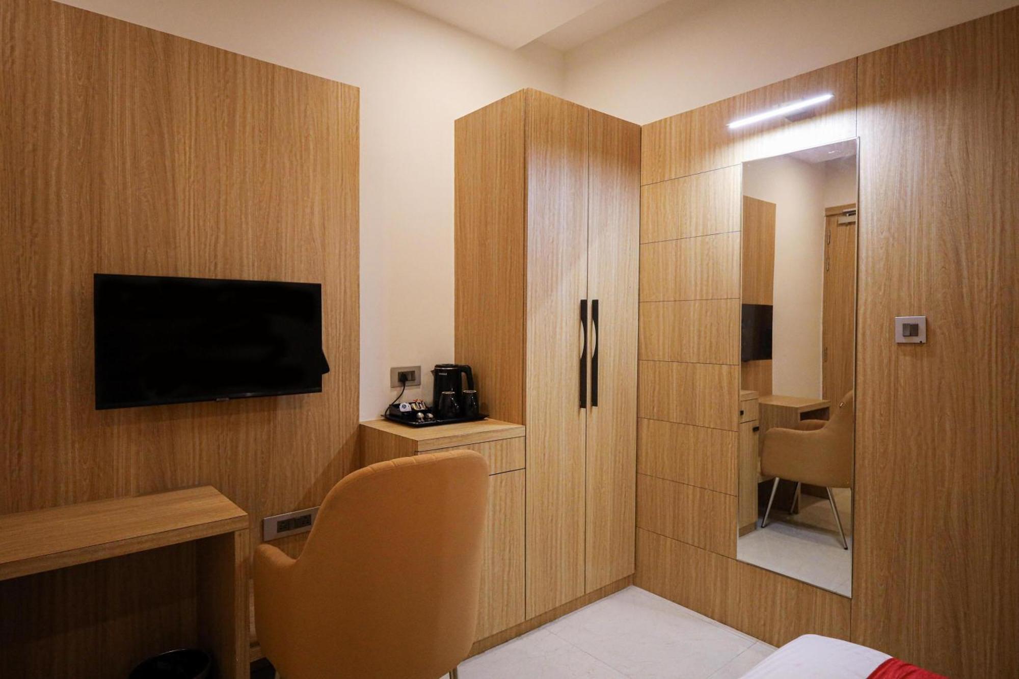 The Royal Legacy Hotell Lucknow Exteriör bild